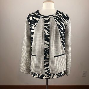 NWT Chicos women’s size 3 fully lined snap up jacket.
